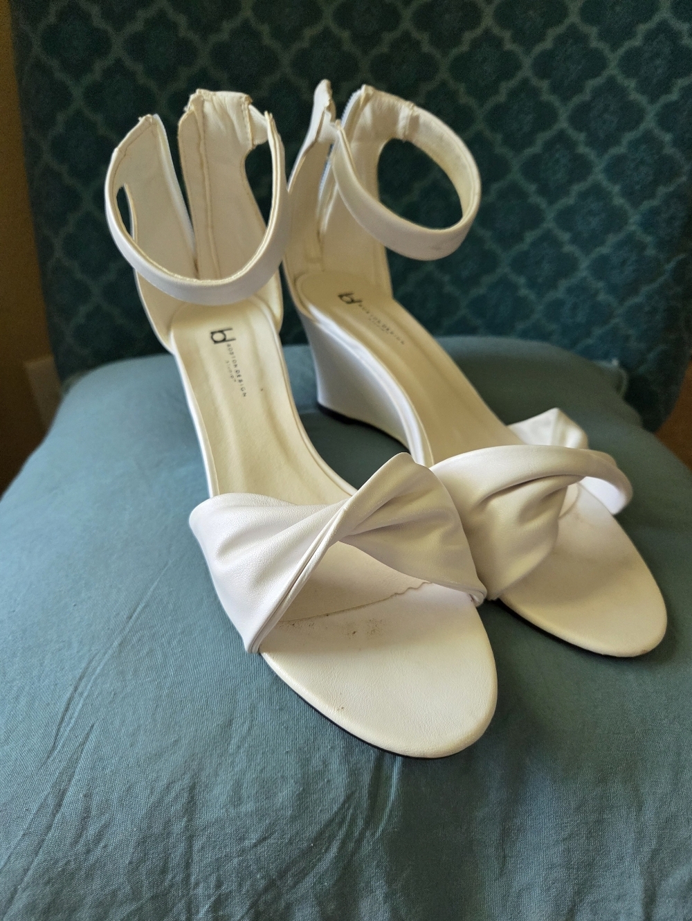 Knotted Ankle-Strap Wedge Sandals in White